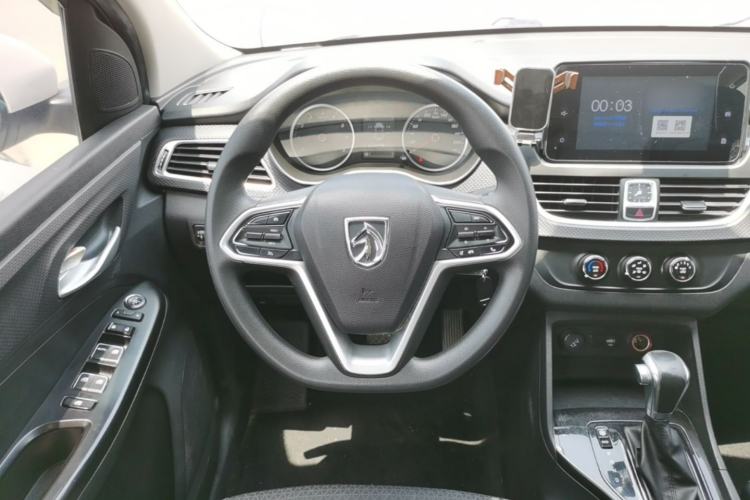 Used Baojun 730 2019 1.5T CVT Fashion Model 7 Seats China V Emission Standard Steering Wheel