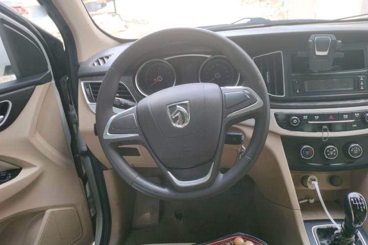 Used Baojun 730 2019 1.5L Manual Value Edition 7 Seats China VI Emission Standard Steering Wheel