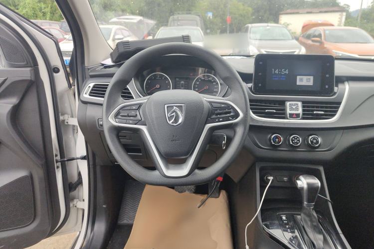 Used Baojun 730 2019 1.5T CVT Fashion Model 7 Seats China V Emission Standard Steering Wheel