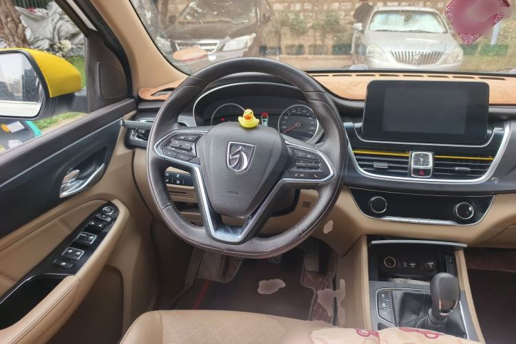 Used Baojun 730 2019 1.5T Manual Mild Hybrid Zhishang Model 7 Seats China V Emission Standard Steering Wheel