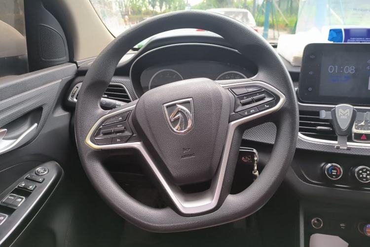 Used Baojun 730 2019 1.5T Manual Fashion Model 7-seater China VI Steering Wheel