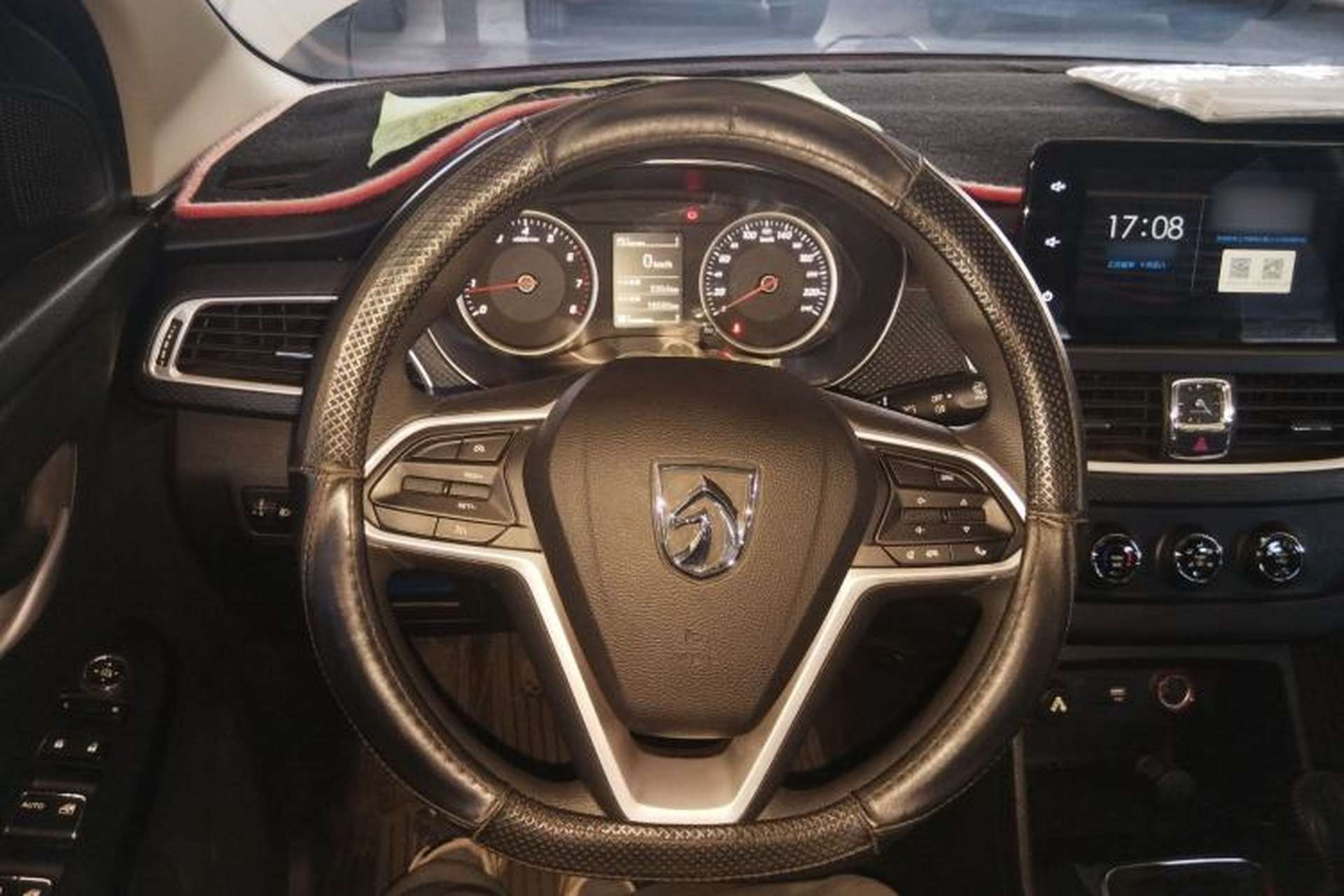 Used Baojun 730 2019 1.5L Manual Fashion Model 7-seater National V Steering Wheel