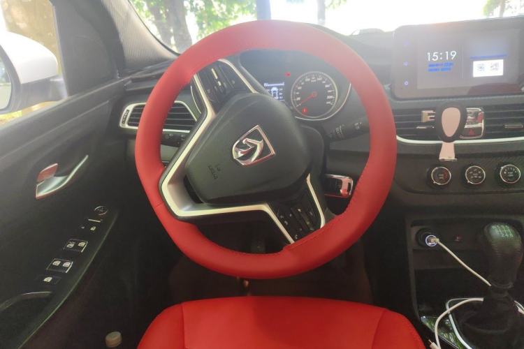 Used Baojun 730 2019 1.5T Manual Fashion Model 7-seater National V Steering Wheel