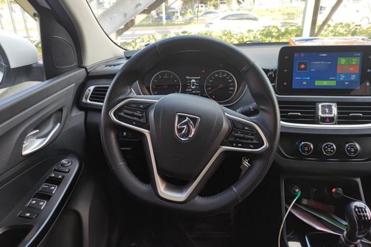 Used Baojun 730 2019 1.5L Manual Fashion Model 7-seater China VI Steering Wheel