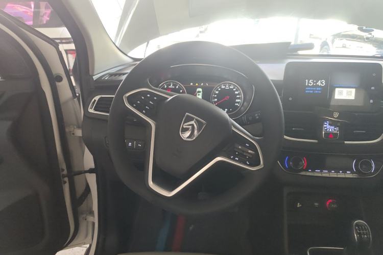 Used Baojun 730 2019 1.5T Manual Fashion Model 7-seater China VI Steering Wheel
