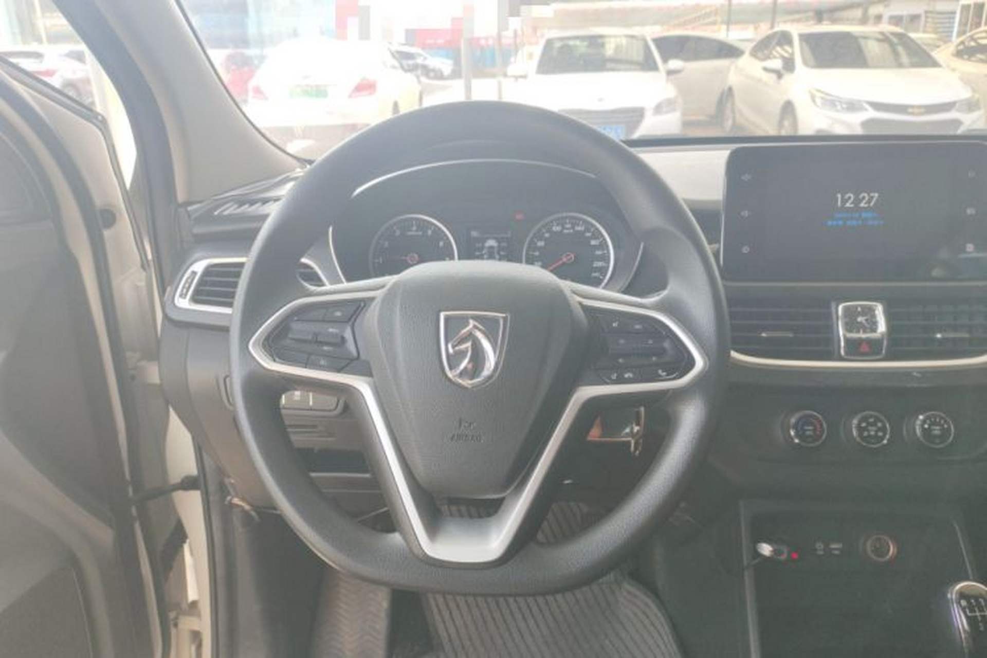 Used Baojun 730 2019 1.5T Manual Fashion Model 7-seater National V Steering Wheel
