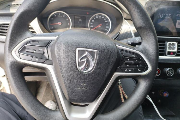Used Baojun 730 2019 1.5T Manual Fashion Model 7-seater China VI Steering Wheel