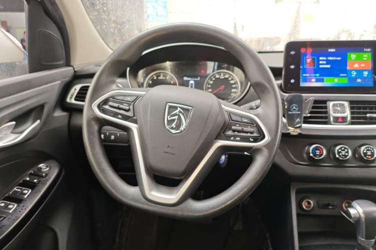 Used Baojun 730 2019 1.5T CVT Fashion Model 7 Seats China VI Emission Standard Steering Wheel