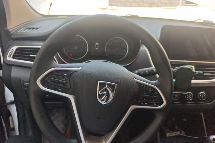 Used Baojun 730 2019 1.5L Manual Fashion Model 7-seater China VI Steering Wheel