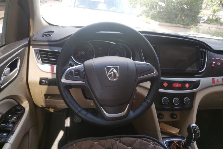 Used Baojun 730 2019 1.5L Manual Value Edition 7 Seats China VI Emission Standard Steering Wheel