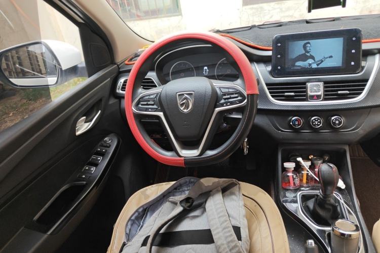 Used Baojun 730 2019 1.5T Manual Fashion Model 7-seater China VI Steering Wheel