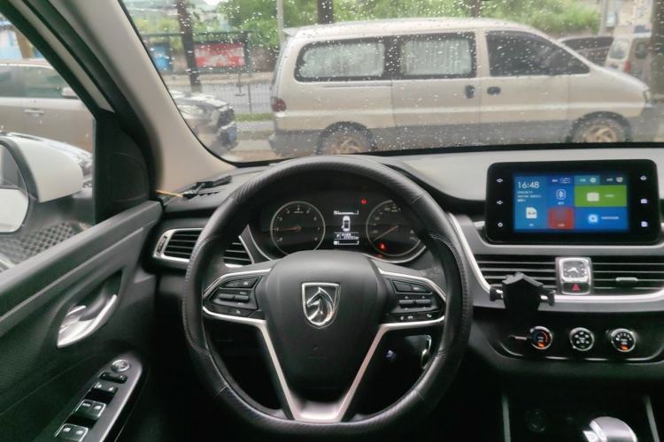 Used Baojun 730 2019 1.5T CVT Fashion Model 7 Seats China VI Emission Standard Steering Wheel