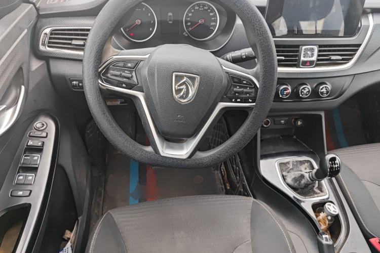 Used Baojun 730 2019 1.5L Manual Fashion Model 7-seater China VI Steering Wheel