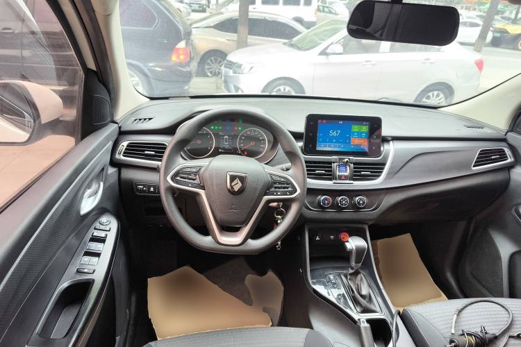Used Baojun 730 2019 1.5T CVT Fashion Model 7 Seats China V Emission Standard Steering Wheel