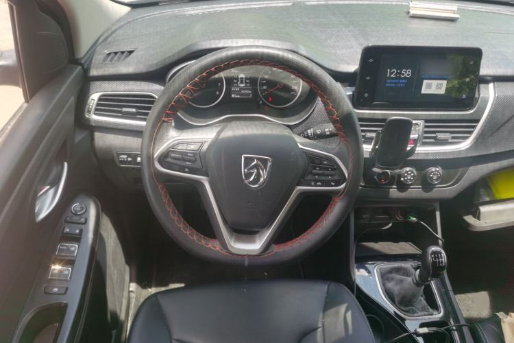 Used Baojun 730 2019 1.5L Manual Fashion Model 7-seater China VI Steering Wheel