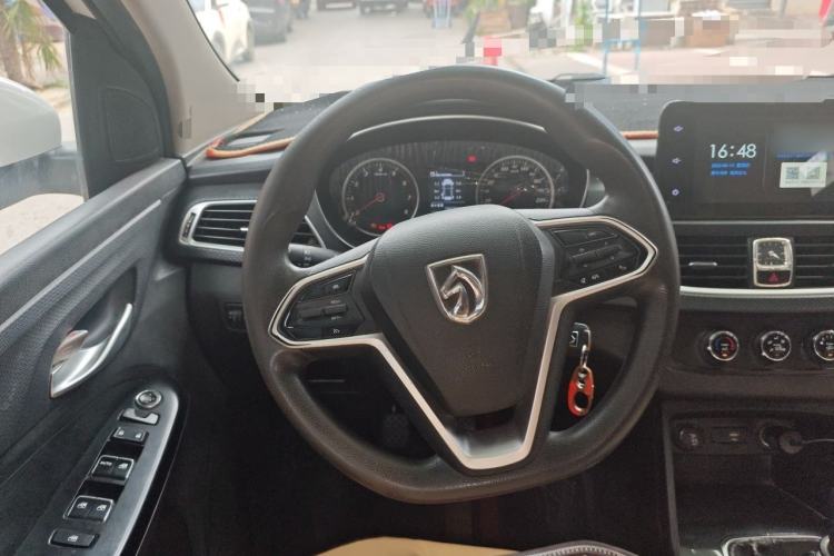 Used Baojun 730 2019 1.5L Manual Fashion Model 7-seater China VI Steering Wheel