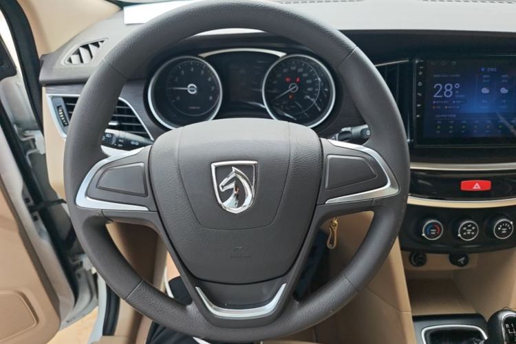 Used Baojun 730 2019 1.5L Manual Value Edition 7 Seats China VI Emission Standard Steering Wheel
