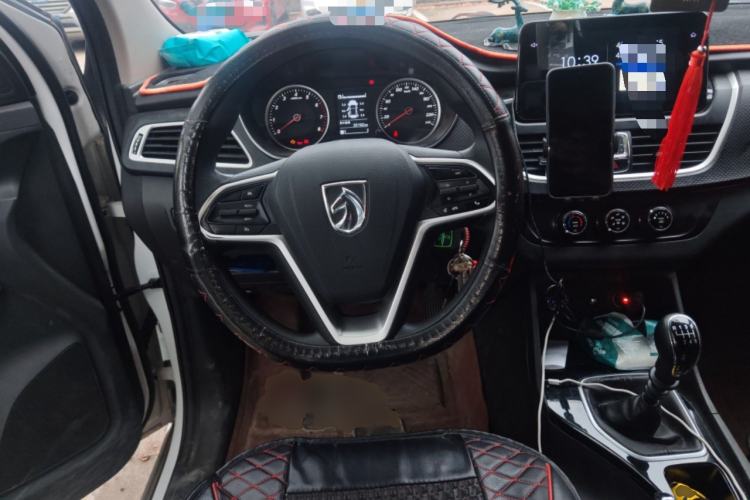 Used Baojun 730 2019 1.5L Manual Fashion Model 7-seater China VI Steering Wheel