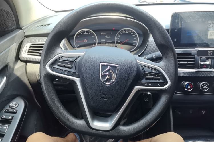 Used Baojun 730 2019 1.5L Manual Fashion Model 7-seater China VI Steering Wheel