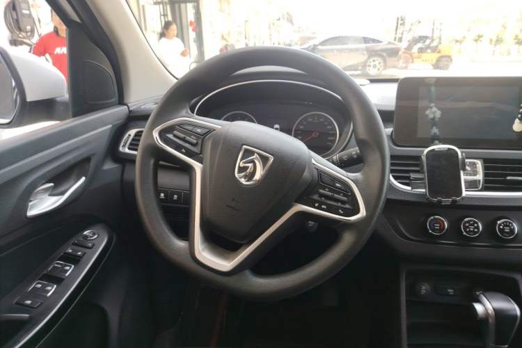 Used Baojun 730 2019 1.5T CVT Fashion Model 7 Seats China VI Emission Standard Steering Wheel