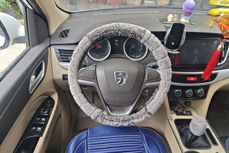 Used Baojun 730 2019 1.5L Manual Value Edition 7 Seats China VI Emission Standard Steering Wheel