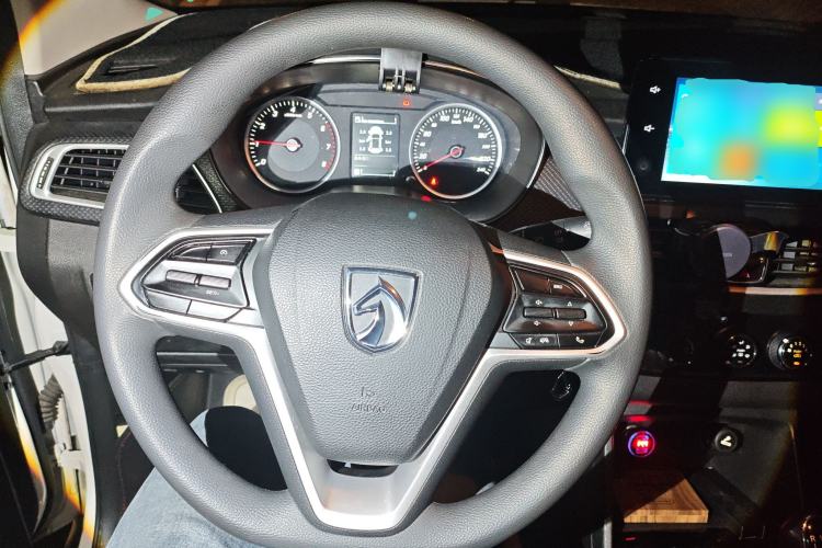 Used Baojun 730 2019 1.5L Manual Fashion Model 7-seater China VI Steering Wheel