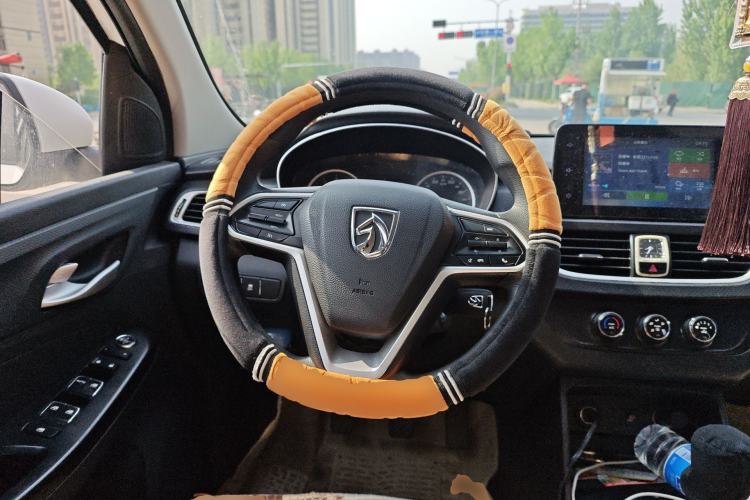 Used Baojun 730 2019 1.5L Manual Fashion Model 7-seater China VI Steering Wheel