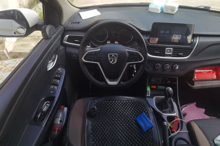 Used Baojun 730 2019 1.5L Manual Fashion Model 7-seater China VI Steering Wheel