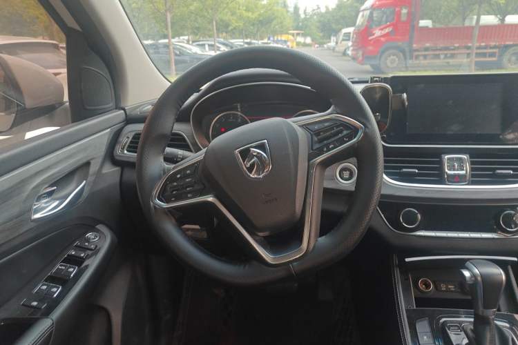 Used Baojun 730 2019 1.5T CVT Flagship Model 7 Seats China VI Emission Standard Steering Wheel