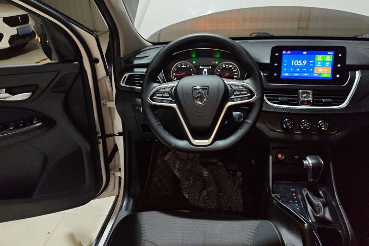 Used Baojun 730 2019 1.5T CVT Fashion Model 7 Seats China VI Emission Standard Steering Wheel