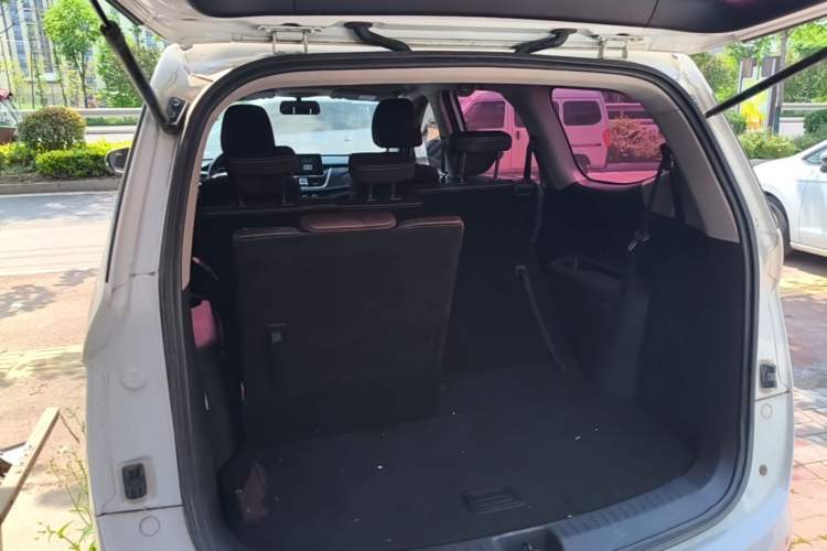 Used Baojun 730 2019 1.5T CVT Fashion Model 7 Seats China VI Emission Standard Trunk