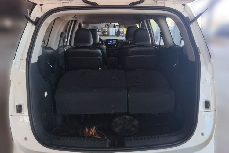 Used Baojun 730 2019 1.5L Manual Fashion Model 7-seater China VI Trunk