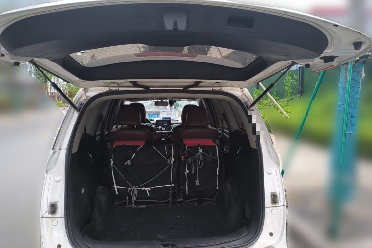 Used Baojun 730 2019 1.5T Manual Fashion Model 7-seater China VI Trunk