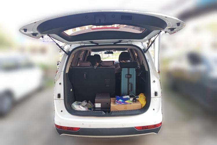 Used Baojun 730 2019 1.5L Manual Fashion Model 7-seater China VI Trunk