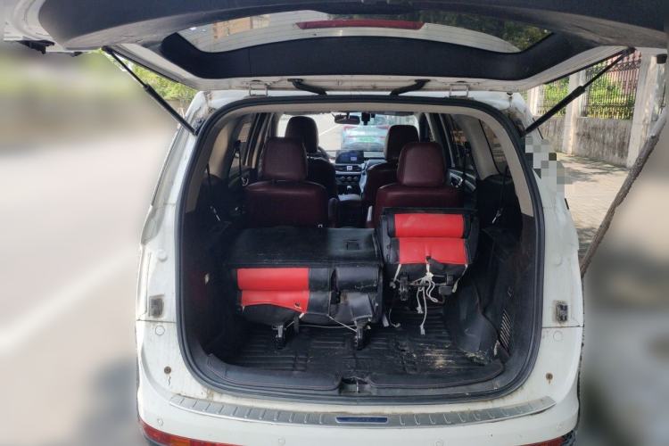 Used Baojun 730 2019 1.5T Manual Fashion Model 7-seater China VI Trunk