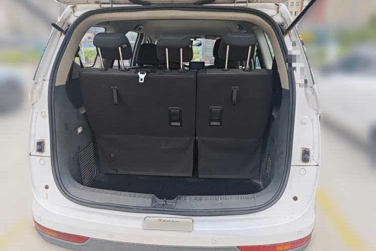 Used Baojun 730 2019 1.5L Manual Fashion Model 7-seater China VI Trunk