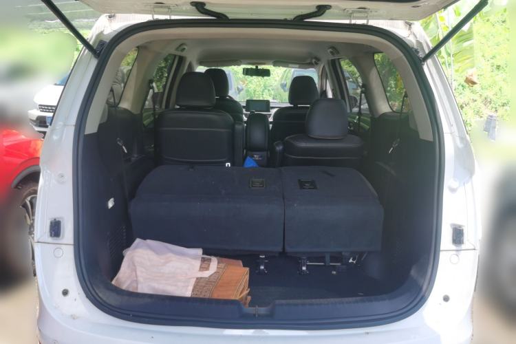 Used Baojun 730 2019 1.5L Manual Fashion Model 7-seater China VI Trunk