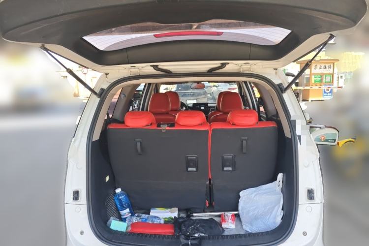 Used Baojun 730 2019 1.5L Manual Fashion Model 7-seater China VI Trunk