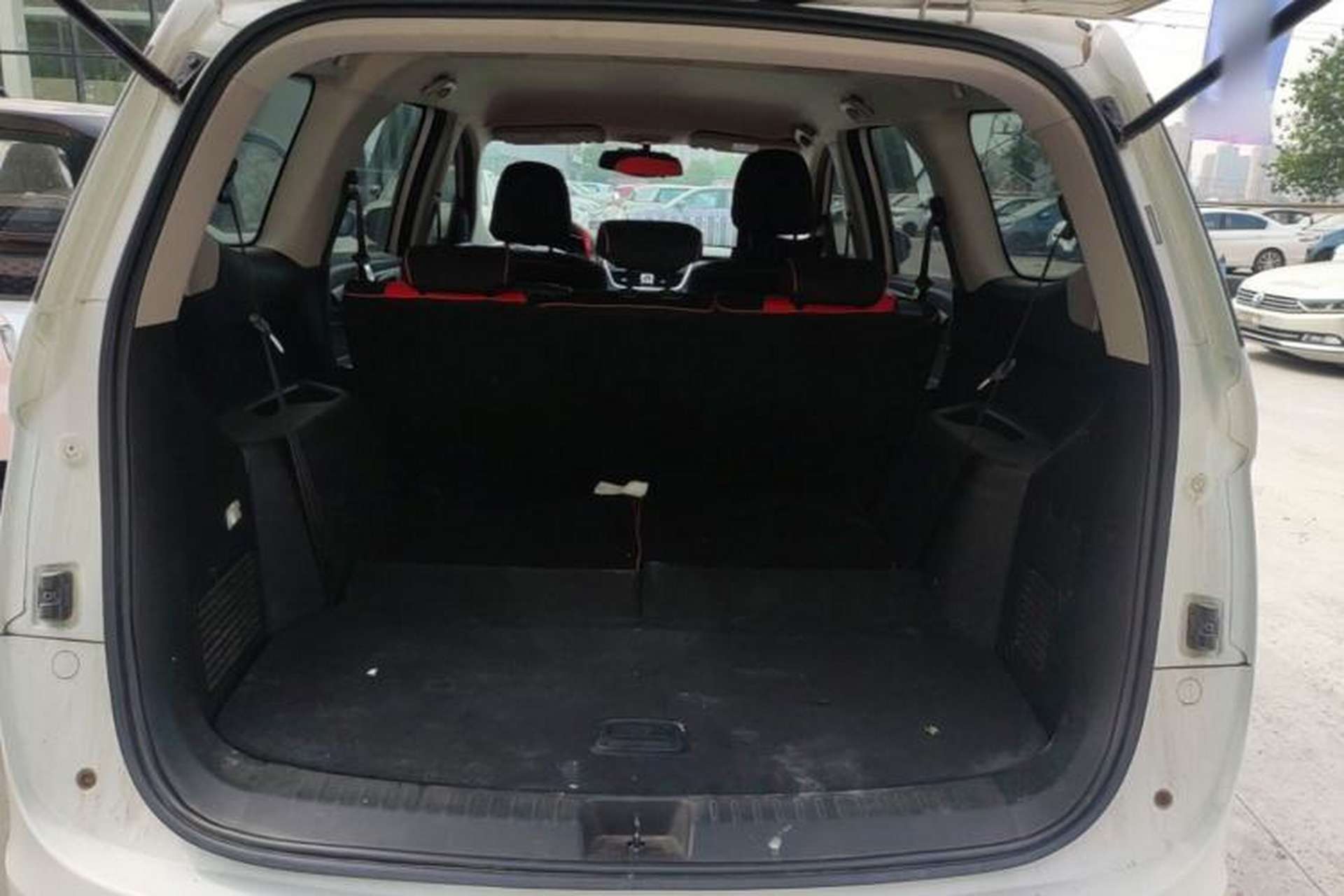 Used Baojun 730 2019 1.5T CVT Fashion Model 7 Seats China V Emission Standard Trunk