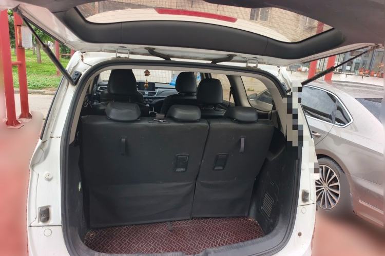 Used Baojun 730 2019 1.5L Manual Fashion Model 7-seater China VI Trunk