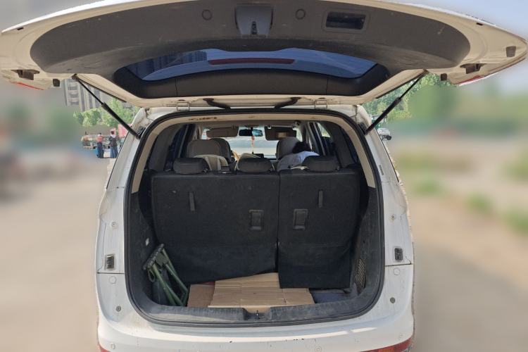 Used Baojun 730 2019 1.5L Manual Fashion Model 7-seater China VI Trunk