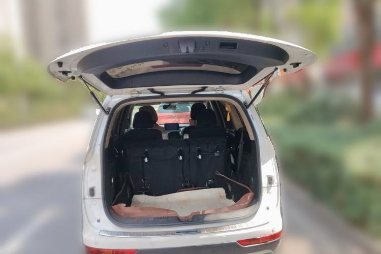 Used Baojun 730 2019 1.5L Manual Fashion Model 7-seater National V Trunk