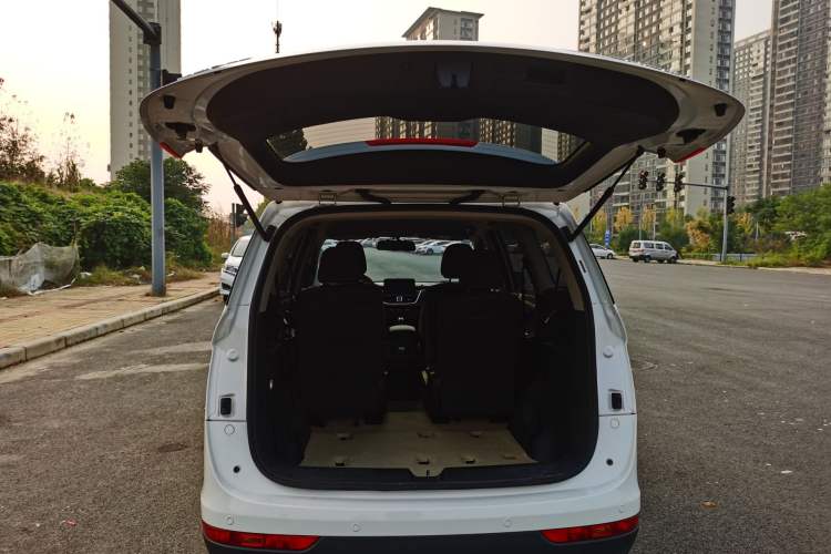 Used Baojun 730 2019 1.5L Manual Fashion Model 7-seater National V Trunk