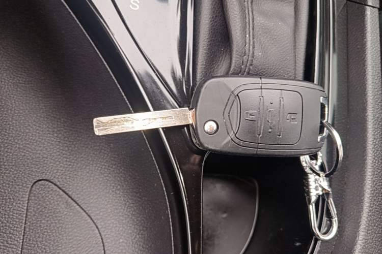Used Baojun 730 2019 1.5T CVT Fashion Model 7 Seats China V Emission Standard Vehicle Key