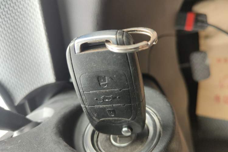 Used Baojun 730 2019 1.5T CVT Fashion Model 7 Seats China V Emission Standard Vehicle Key