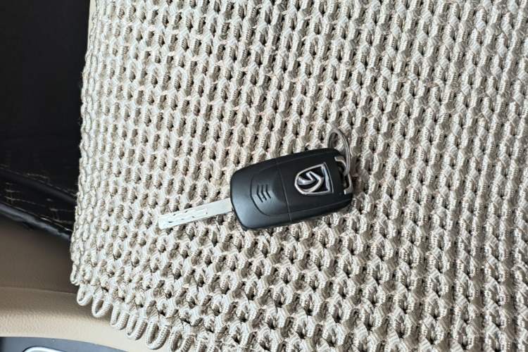 Used Baojun 730 2019 1.5L Manual Value Edition 7 Seats China VI Emission Standard Vehicle Key