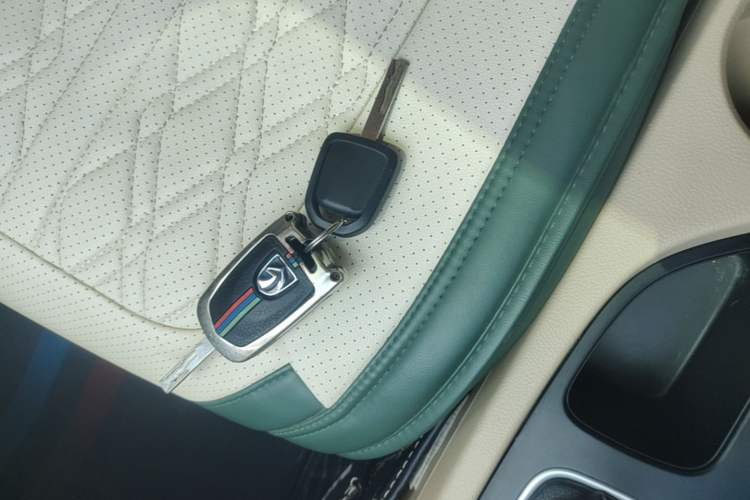 Used Baojun 730 2019 1.5L Manual Value Edition 7 Seats China VI Emission Standard Vehicle Key