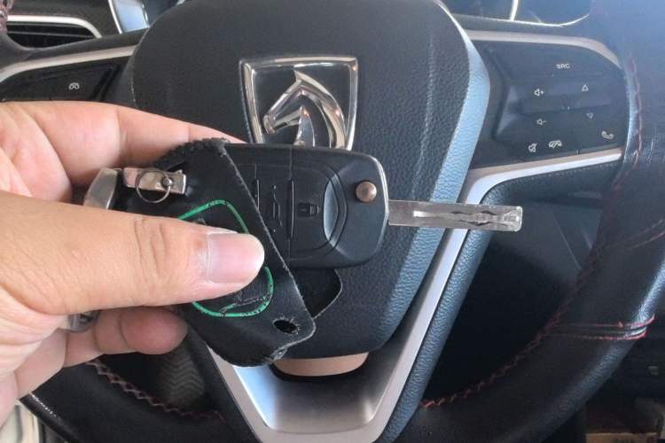 Used Baojun 730 2019 1.5L Manual Fashion Model 7-seater China VI Vehicle Key