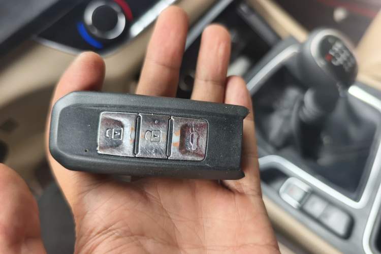 Used Baojun 730 2019 1.5T Manual Mild Hybrid Zhishang Model 7 Seats China V Emission Standard Vehicle Key