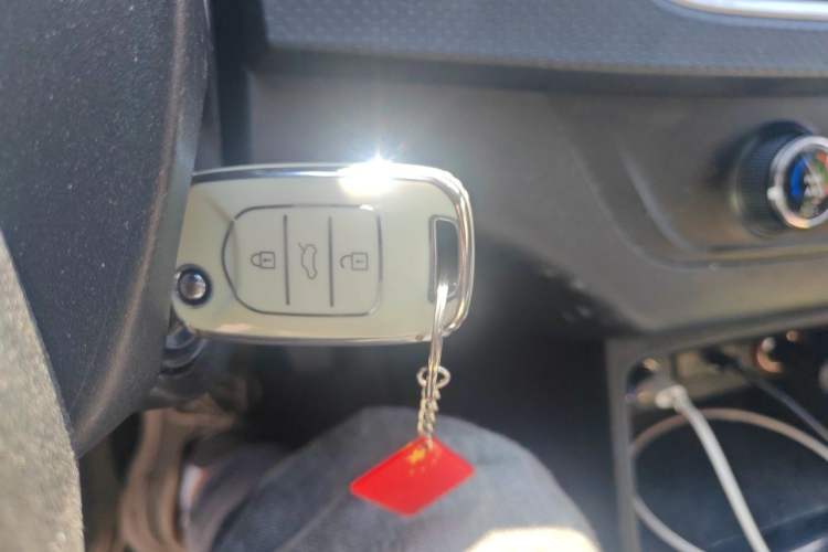 Used Baojun 730 2019 1.5L Manual Fashion Model 7-seater National V Vehicle Key